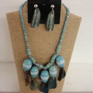 18″ Single-Strand Light Blue Wood Necklace with Dangling Beads
